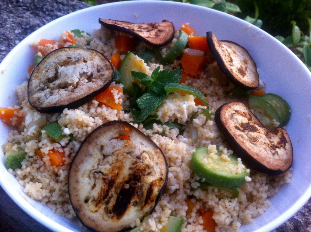 Veggie cous cous con feta e menta